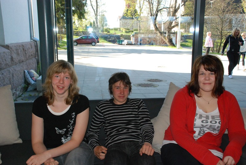 Sari Niemi, Riku Ekman ja Katri Passi ovat kuulleet nuorisofoorumista, Passi saattaa vielä innostua hakemaankin mukaan toimintaan.