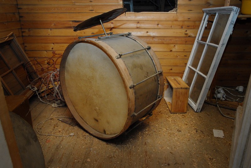 Matildan työväentalon vintillä on aarteita menneisyydestä.