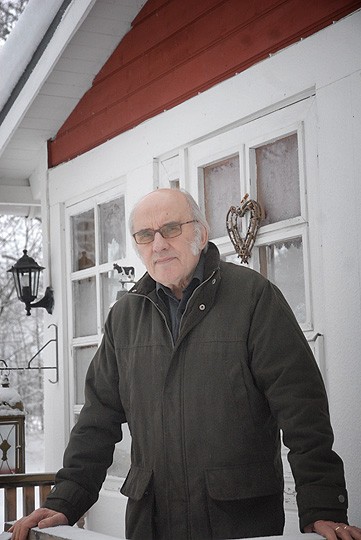 Matti Ranta taltioi Inhan patruunan ja tämän rakennuttaman Marmoripalatsin tarinan yksiin kansiin.