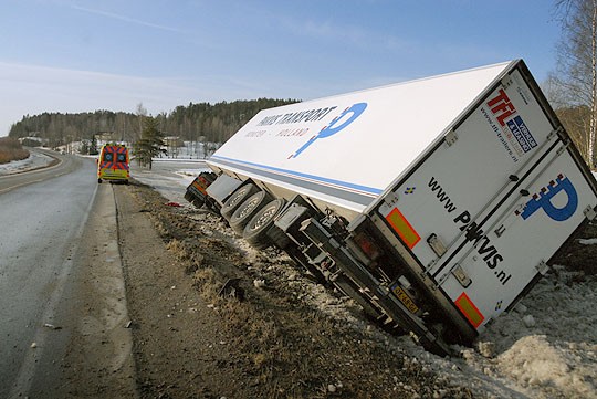 Rekasta vaurioitui ulosajossa muun muassa hytti ja takalaitanostin.