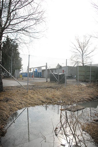 Perniön jäteasemalla saatetaan joutua pistämään lappu luukulle pysyvästi.