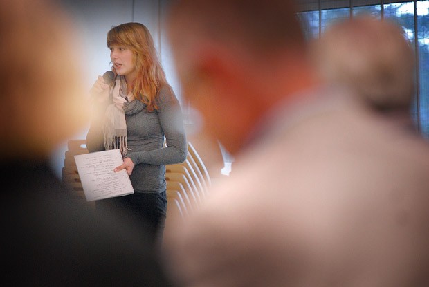 Tuuli Turunen vakuutti, että lukiolaisilla on paljon sanottavaa koulunsa puolesta, vaikka kaikki eivät keskustelutilaisuuteen tulleetkaan.