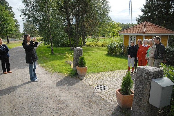 Heidi Isohanni ikuisti matkalaiset.