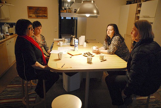 Matkailuyhdistys antaa markkinointiin leveät hartiat. Koolla vas. Ritva Blomqvist, Tarja Pölönen, Metsähallituksen Anne Muuri ja Tapani Kakko.