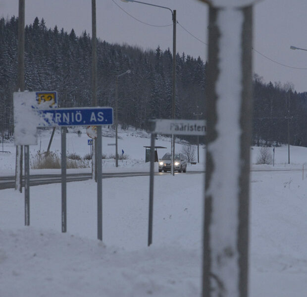Perniön aseman risteyksessä nopeudet ylittyvät helposti.