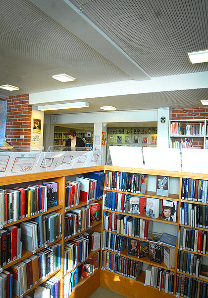 Kiskon kirjasto voi saada uudet tilat naapuritalosta. Nykyiset tilat ovat ikääntyneet.