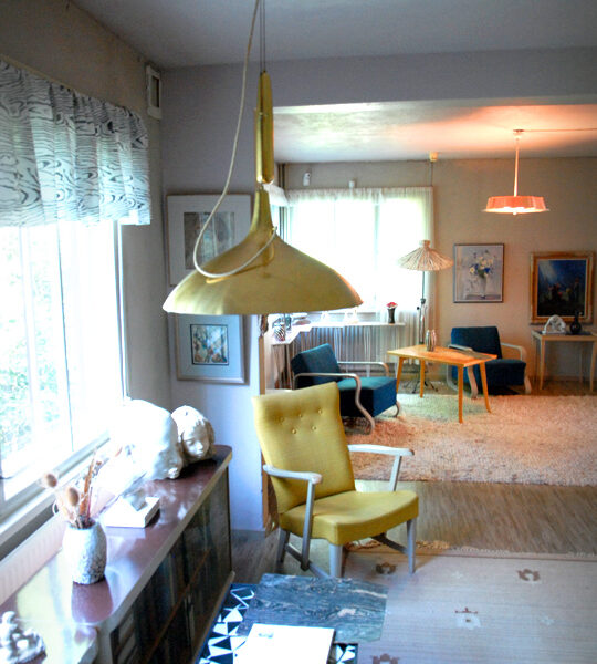 Viljo Hurmeen taiteilijakodissa on menneiden vuosikymmenien tyyliä.