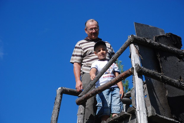 Elias ja Jorma-pappa korkeuksissa.