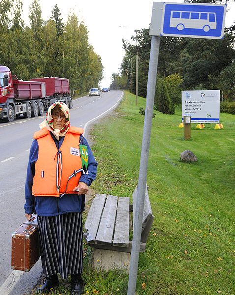Jenny Nyman tiivisti särkisalolaisten tunnot. Särkisalon viiri lähtee matkaan, sen hän sai elämäntyötään vanhaikodissa.