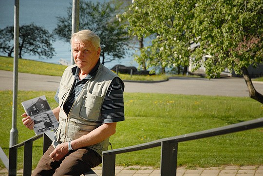 Olavi Henttinen kirjoitti muistonsa maatilan arjesta kirjaksi.