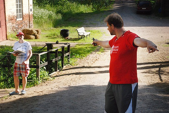 Ruukin avainta hierotaan esityskuntoon kovaa vauhtia. Johan Storgård ohjaa yhtä ensikertalaisista, särkisalolaista Niklas Nilssonia.