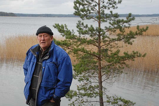 Heikki Liede tekee valtuutetun hommia Petun saarelta käsin.