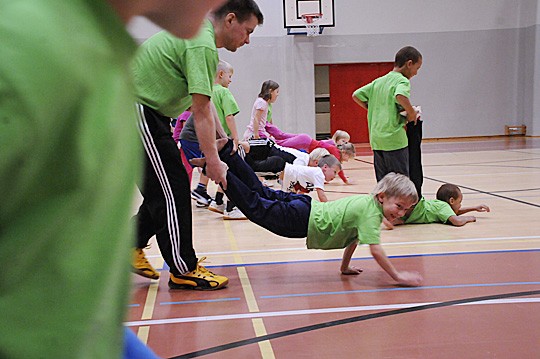 Urheilukoulussa oli viime viikolla liikenteessä kottikärryjä.