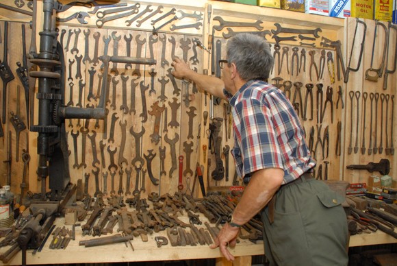 Filip Karlssonin kokoelmassa on satoja erilaisia työkaluja.