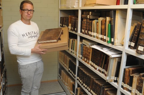 Johannes Alaranta ja kollegoiden reilut viisisataa vuotta käyttämä messukirja. Kirja on Suomen vanhin.