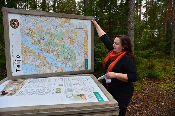 Retkeilyalueen peruskunnostus on loppusuoralla, uudet opasteet odottavat vielä maastoonvientiä, kertoo Anne Muuri.