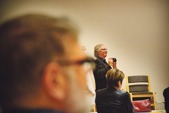 Henrik Hausen oli mukana Muurlassa tiistaina järjestetyssä kyläillassa.