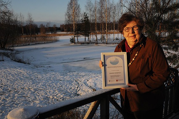 Ulla Järvelä toteaa, että kunniamaininta ei ole yksin Laukanlahden suojeluyhdistyksen ansiota, vaan kiitos kuuluu myös yhdistystä tukeneille julkisille tahoille kuten Ympäristökeskukselle, WWF:lle, Ykkösakselille ja Ely- keskukselle.