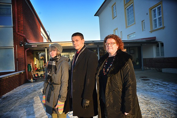 Menestyneen videon yksi esiintyjä oli Jenna Viitanen, Max Pohjonen vastasi kuvauksesta ja leikkauksesta. Opettaja Heidi-Tuulia Eklund rohkaisi ryhmää ottamaan osaa kilpailuun.