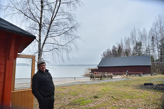 Kota ja makasiini ja merenrantaa, siinä Strömma-Dahlbyn kyläyhdistyksen silmäterä. Magnus Storberg on vetänyt yhdistystä vuoden alusta lähtien.