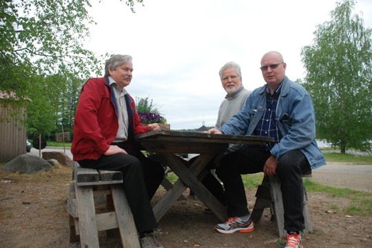 Ympäristövaliokunnan puheenjohtaja Martti Korhonen sekä valiokunnan jäsenet Martti Mölsä (ps.) ja Jari Lindström (ps.) ovat varmoja, että metsästysasiassa päästään yhteisymmärrykseen.