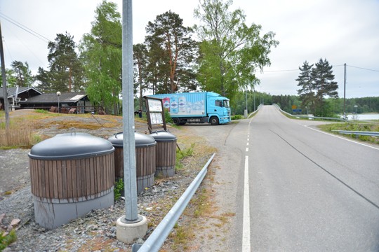 Niksaaressa on hyötyjätepiste, mutta paikalle toivotaan myös kunnon roskiksia saaren virkistyspalveluiden käyttäjille.