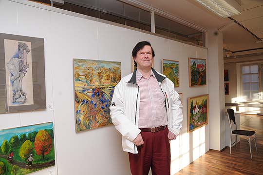 Lasse Bergroth on käynyt Liettuassa jo viisi kertaa tänä vuonna. Hän tekee liettuankielisiä käännöksiä, mutta kiinnostus maahan on enemmän harrastus kuin työ.