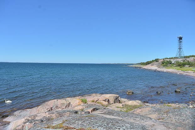 Luonto ja historia kulkevat Örössä käsi kädessä.