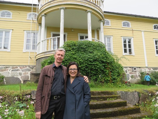 Jaakko Ilves ja Lilli Paasikivi-Ilves aikovat paneutua muun muassa pappilan puutarhan kunnostamiseen.