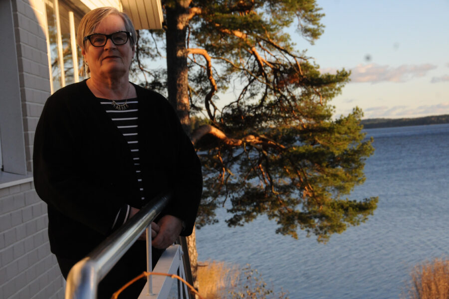 Anneli Vähäsilta sanoo, että aikaa ja vaivaa voi mennä, ennen kuin itselle sopiva hoito psoriasikseen löytyy.