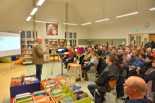 Kiskolassa puhuttiin tiistaina Kärkelän asuinyksiköstä. Asiakkuusjohtaja Hannu Rusama kertoi aluksi Kalliolan setlementistä.