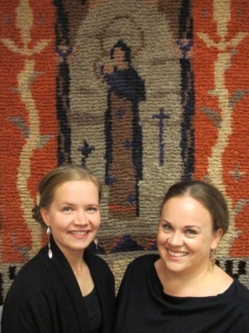 Hanna-Leena Keinänen ja Maria Rainio-Alaranta tarjoilevat syysillassa lohdullista musiikkia.