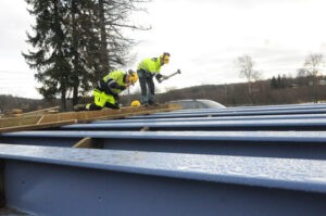 Valtteri Terva-ahon ja Roni Lahden naulausurakka alkoi tiistaina.