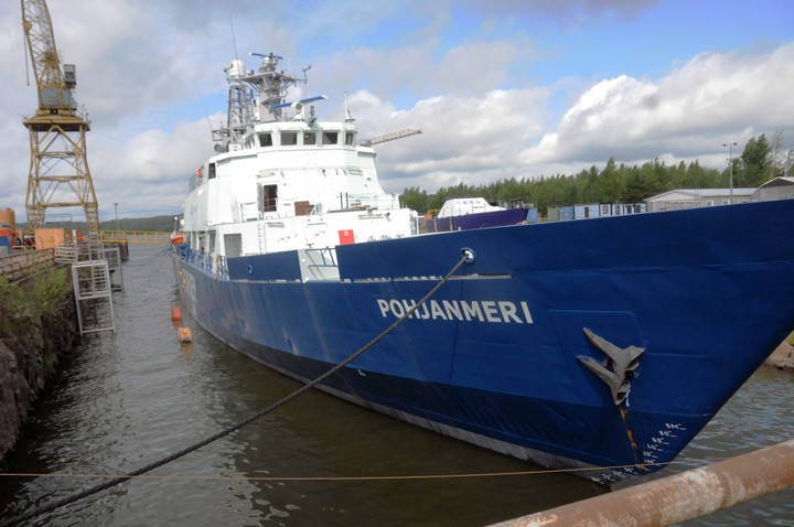 Entinen miinalaiva Pohjanmaa sai Teijon telakalla uuden nimen ja värityksen.
