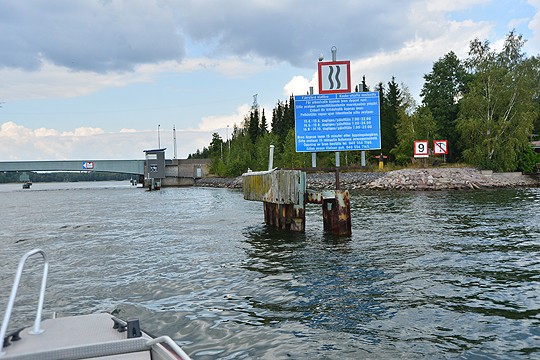 Teijon suuntaan voivat jatkossa kulkea entistä suuremman syväyksen alukset. Yhden ylämitan antaa Strömman kanava, josta laivojen on mahduttava läpi.