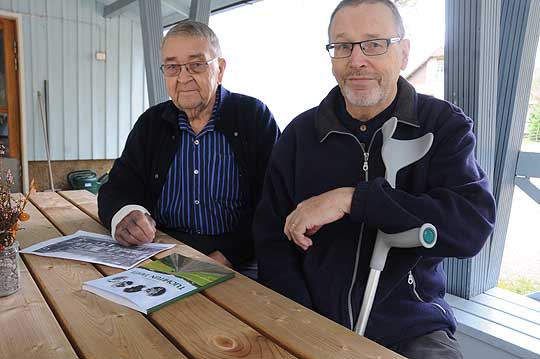 Kauko Ihanaranta ja muut tuohittulaiset ovat kertoneet kylän elämästä. Kauko Mäntylän osa oli toimittaa tarinat kirjaksi.