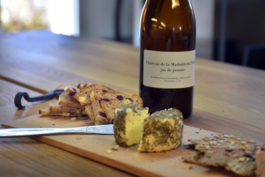 Kyläleipomon tuotteita.