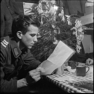 Kirje kotoa. Lempaalan järvi jouluaattona 1941. Kuva SA-kuva.