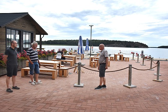 Björn Wadenström, Mårten Johansson ja Henrik Huldin ovat tyyytyväisiä sataman uuteen ilmeeseen.
