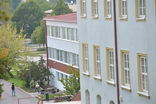 Koulutyö yhteiskoulussa jatkuu normaalisti korjauksien ajan.