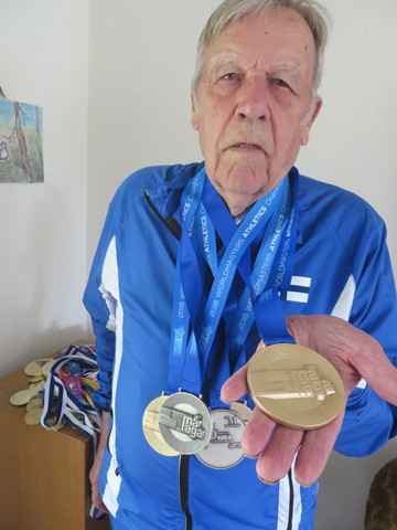 Lauri Helle toi aikuisurheilijoiden MM-kisoista neljä kultaa ja kaksi hopeaa.