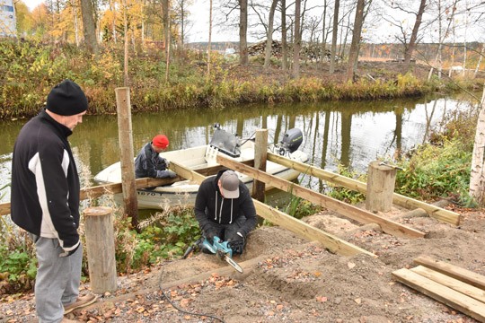 Laituriporukkaan kuuluivat Ville Toivonen, Hannu Gustafsson ja Ville Tiainen.