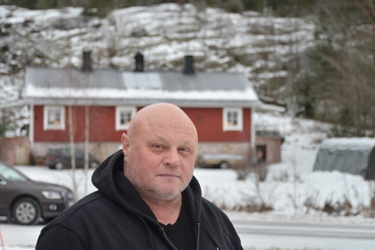 Piippuja riittää, mutta riittääkö nuohoojia, pohtii nuohoojamestari Jari Takanen. Vuodenvaihteessa ala vapautui kilpailulle, mutta tekijöitä ei valmistu liian kanssa, Takanen miettii.