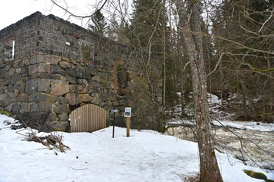 Latokartanonkosken rannalla sijaitseva myllyraunio on nyt valtion omaisuutta.