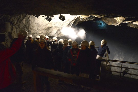 Vanha louhos on valtava, satoja metrejä suuri tyhjä tila.