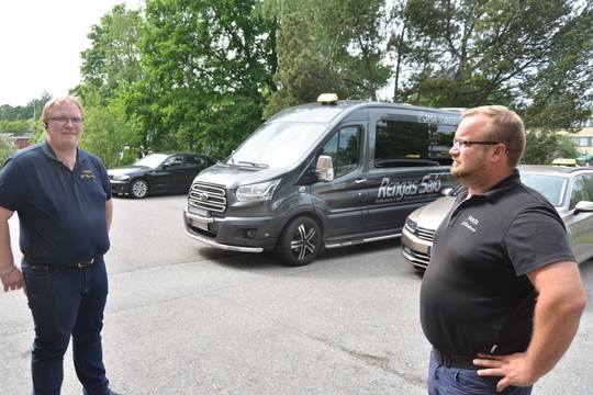 Yrittäjät Juha-Pekka Honkanen ja Joonas Särkinen sanovat, että Kela-ajot ovat maaseudun taksien perustyötä.
