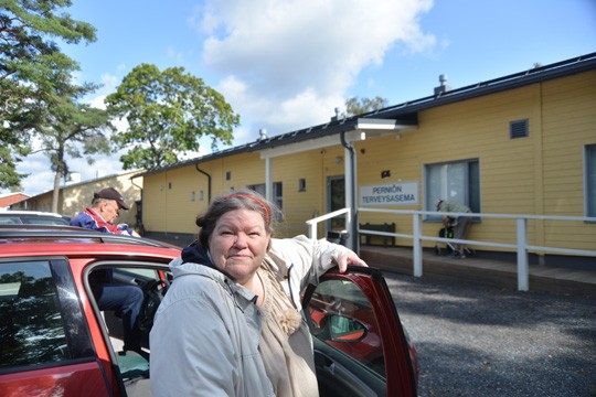 Perniöläiset Heikki ja Leena Haukila sanovat, että terveysaseman jatkeena pitäisi Perniössä ehdottomasti olla hammaslääkärin vastaanotto.