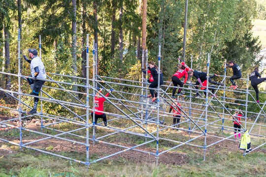 Lauantaina tarjolla oli monennäköisiä esteitä. Kuva Sami Kontto.