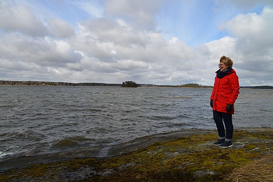 Vapaa-ajankohteiksi kysytään myös vakituiseen asumiseen rakennettuja omakotitaloja, sanoo kiinteistönvälittäjä Liisa Lindegren. Monen toiveissa on yhä rantapaikka meren tai järven ääreltä.